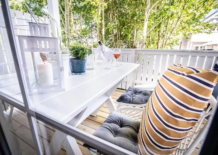 Bay *